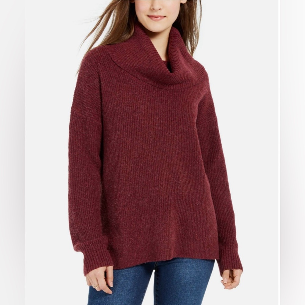 HIPPIE ROSE JUNIORS' TURTLENECK SWEATER